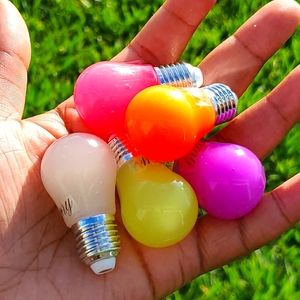 GLOW IN THE DARK BULBS 💡